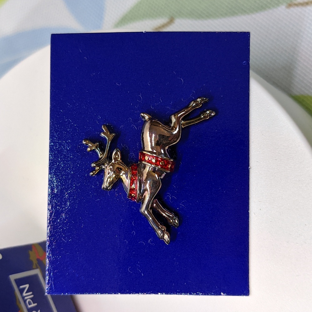 Avon Vintage Festive Reindeer Pin, Antique-gold-tone, Tack Style Pin, NWT/NOS